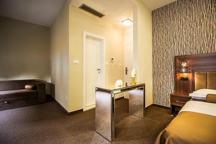 Central Luxury Rooms Omiš Εξωτερικό φωτογραφία